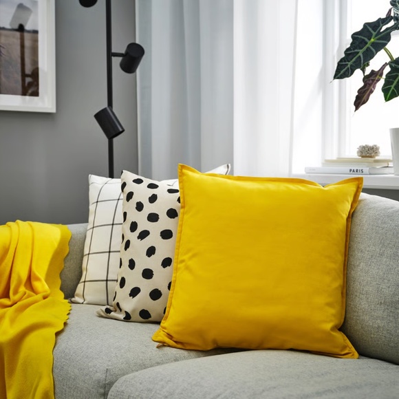 IKEA GURLI Cushion Cover, Yellow, 20"x20" (605.987.51) NEW - Picture 2 of 3